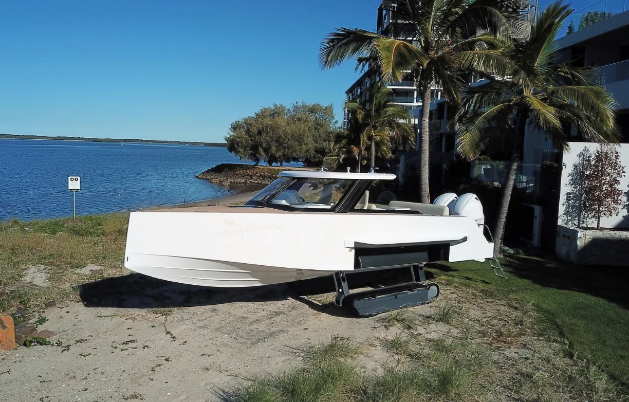 2018 IGUANA YACHTS COMMUTER - Image 1