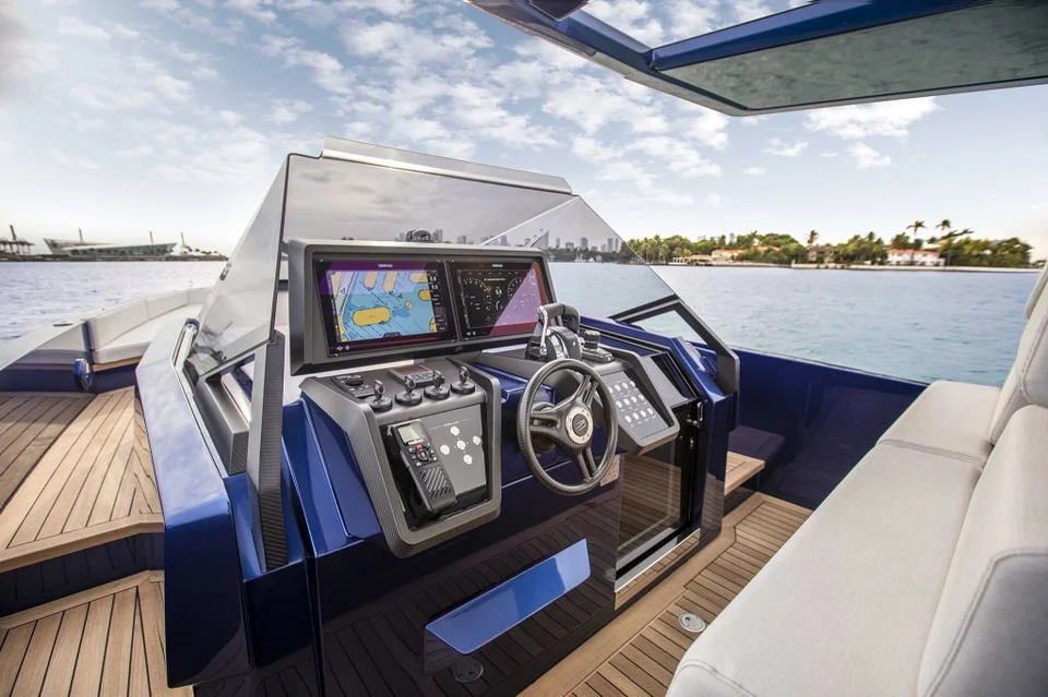 Yacht image 8