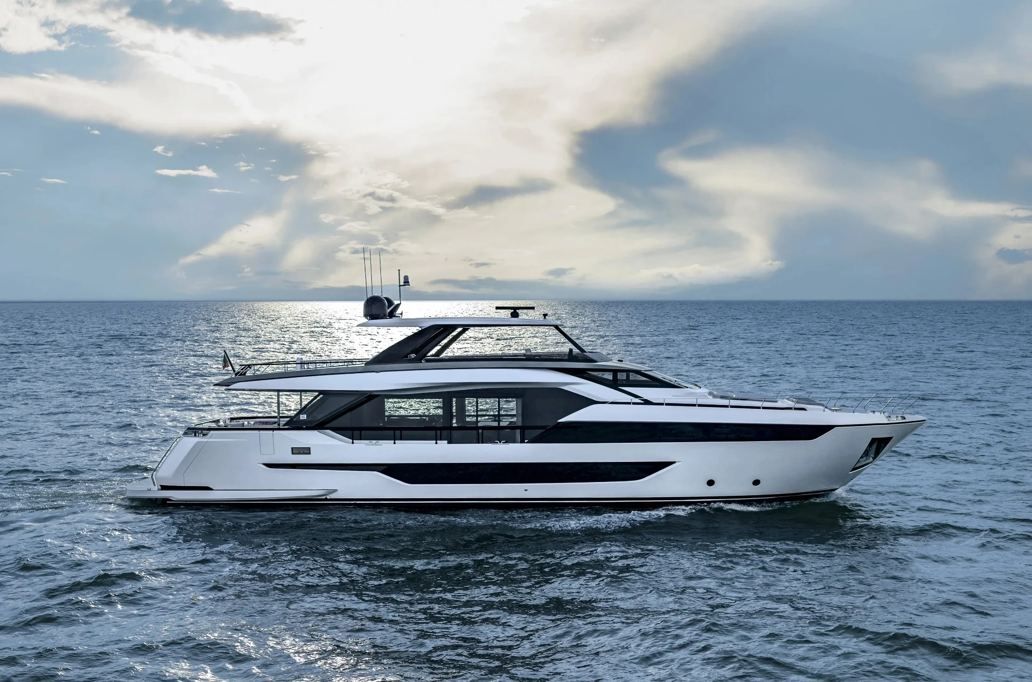 FERRETTI YACHTS 940 - Image 1