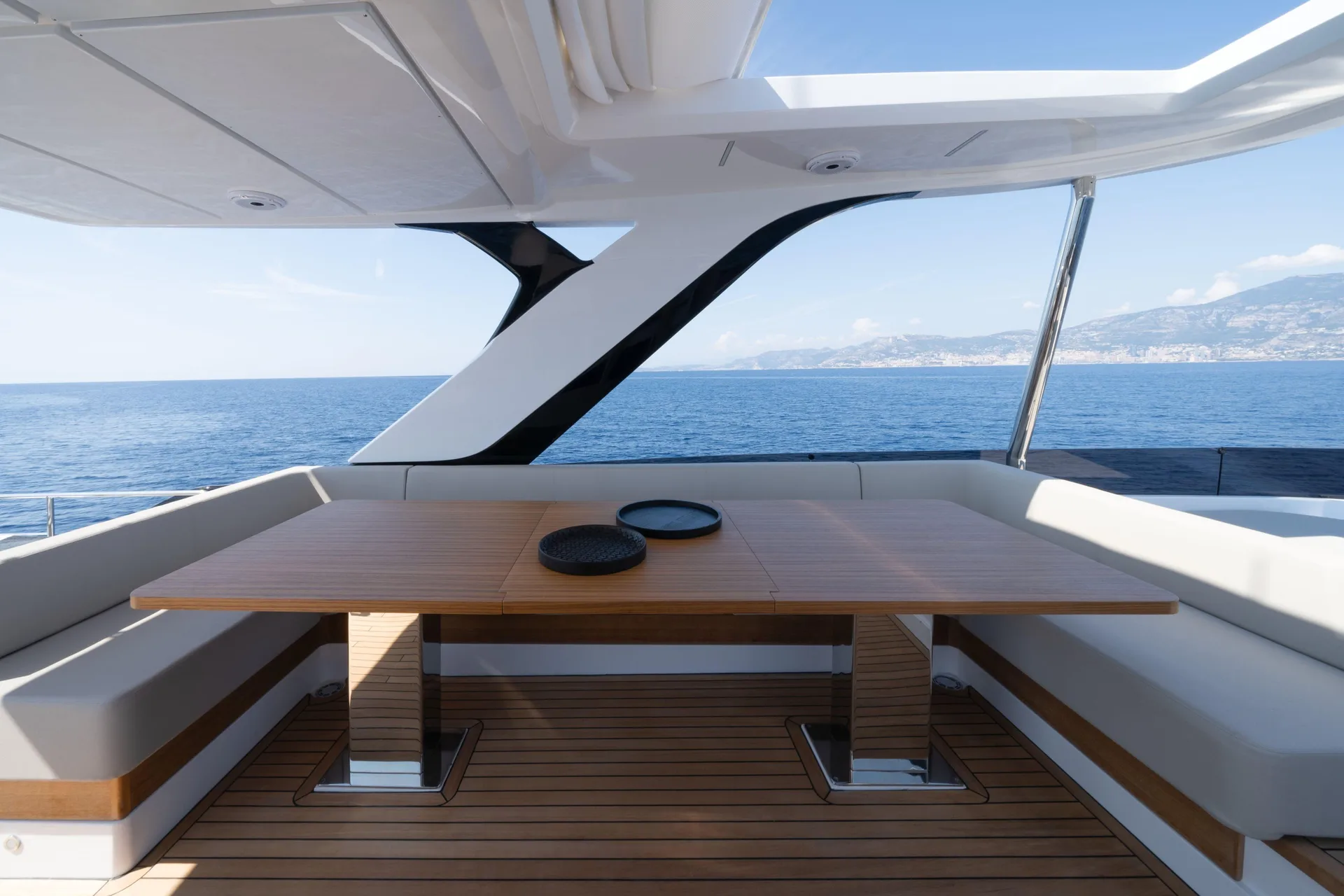 FERRETTI YACHTS 670 - Image 3