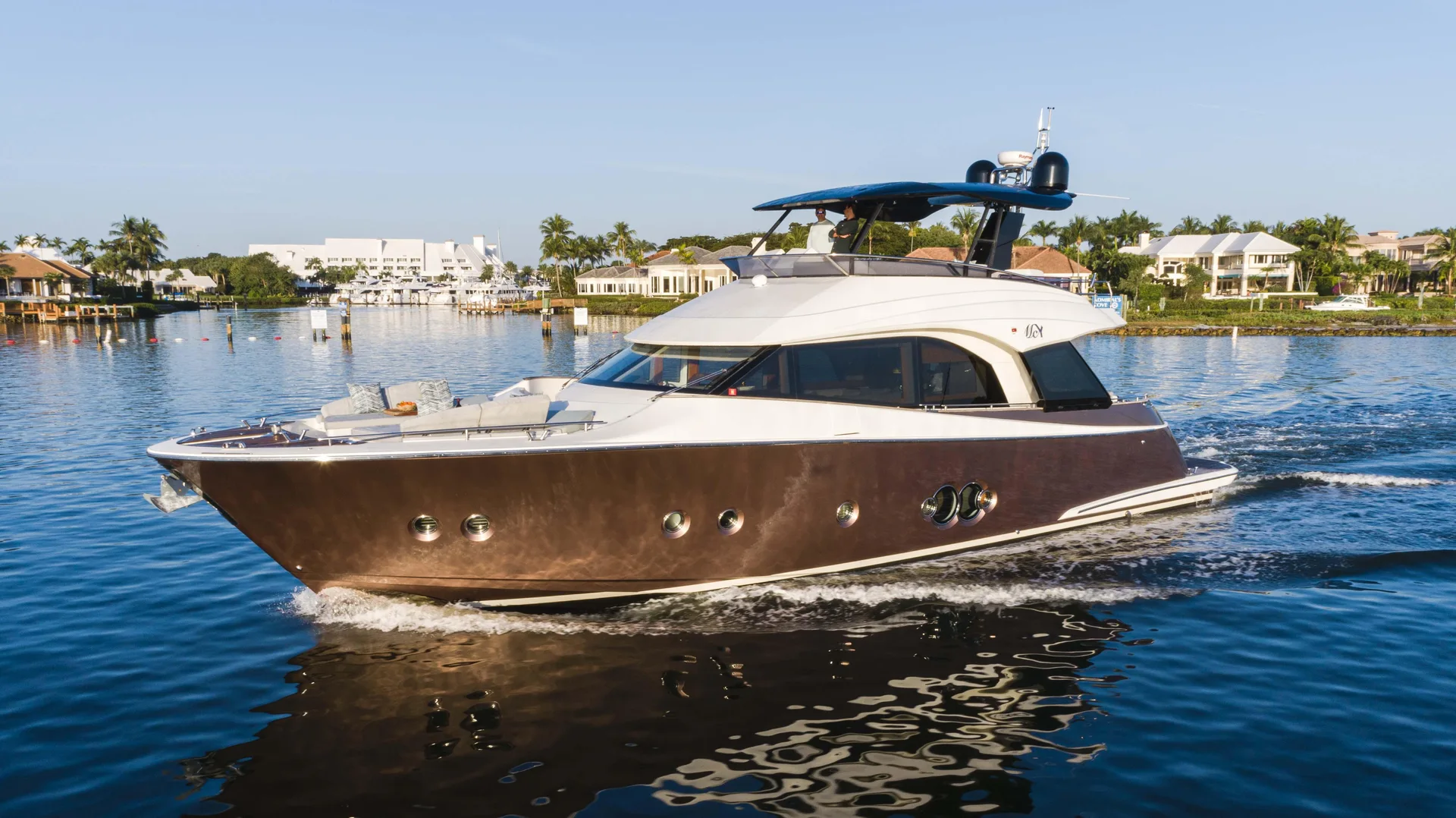 NAUTI STYLE - Image 1