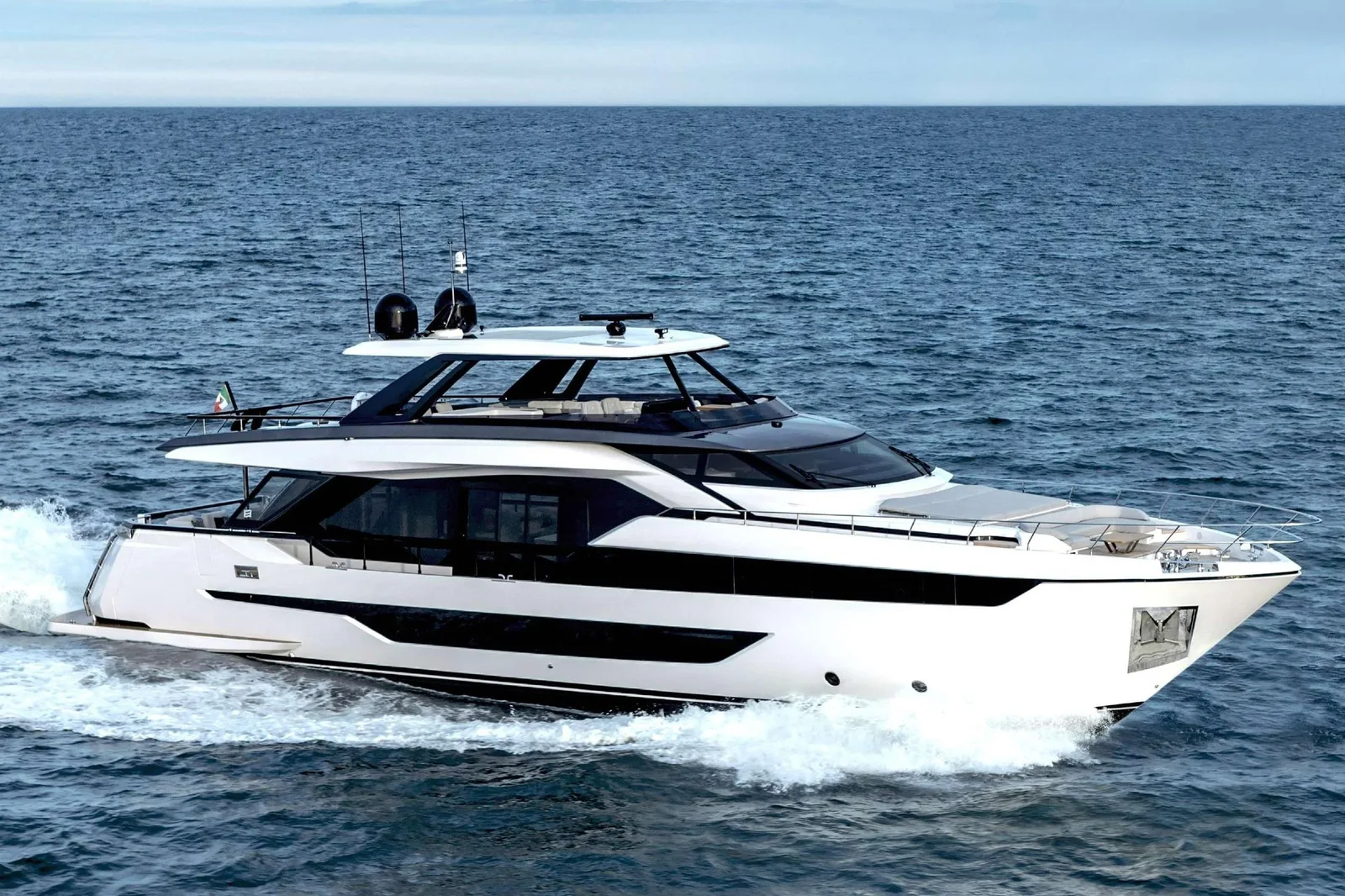 FERRETTI YACHTS 940 - Image 1