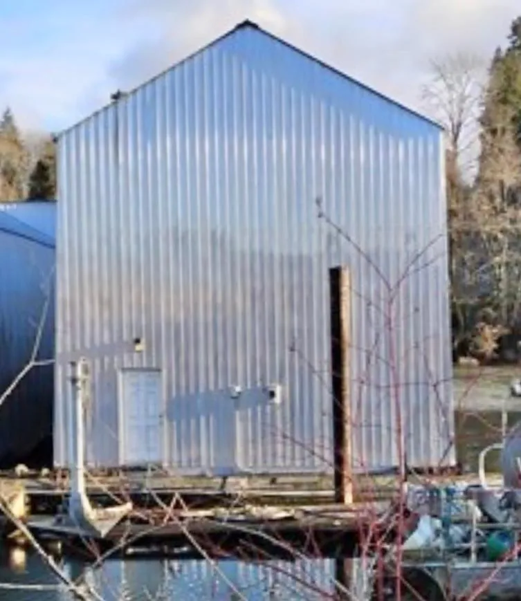CUSTOM BOATHOUSE - Image 3