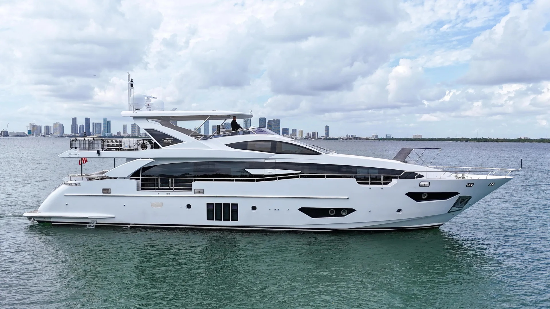 AZIMUT GRANDE 30M - Image 1