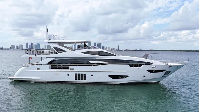 AZIMUT GRANDE 30M