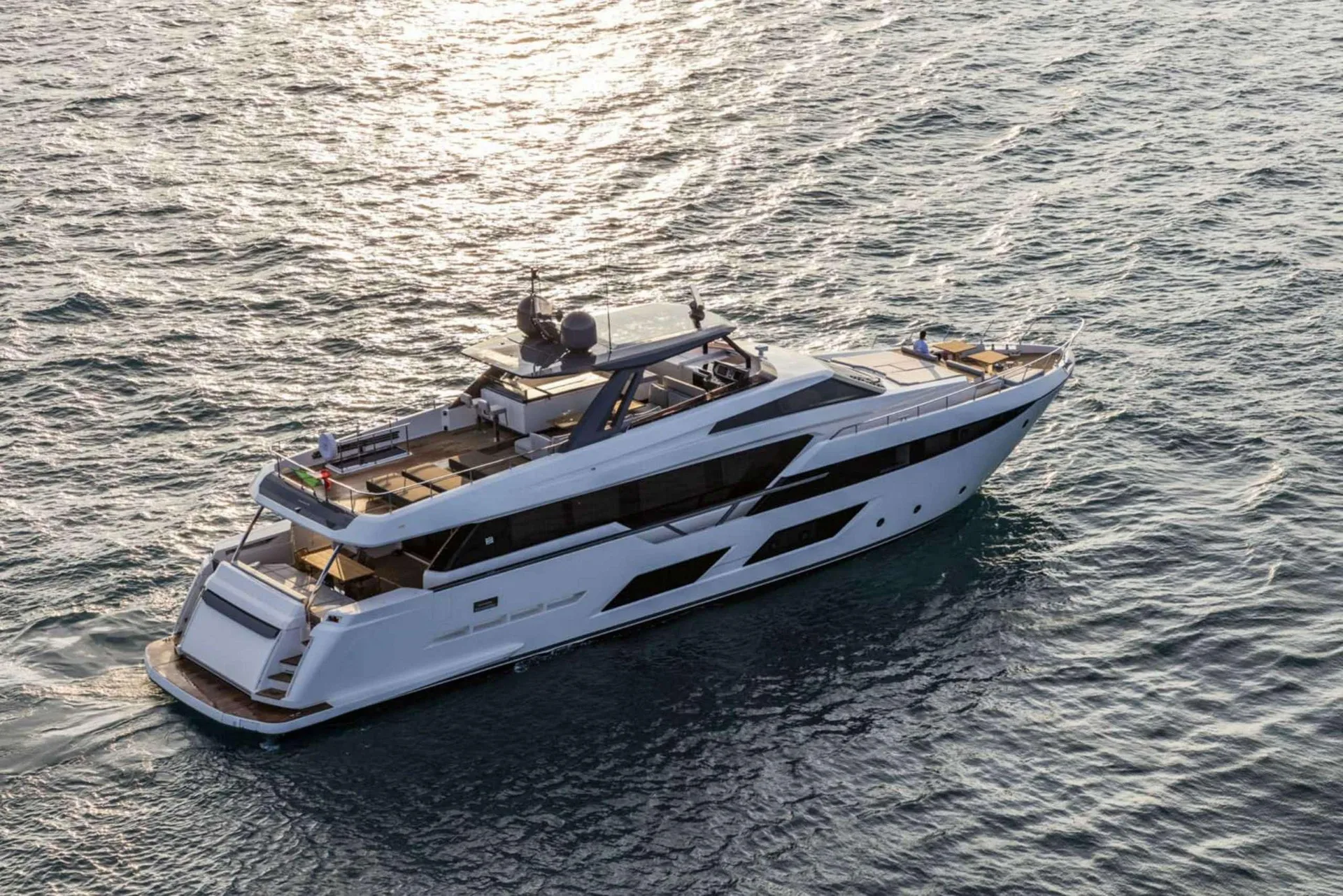 FERRETTI YACHTS 920 - Image 3
