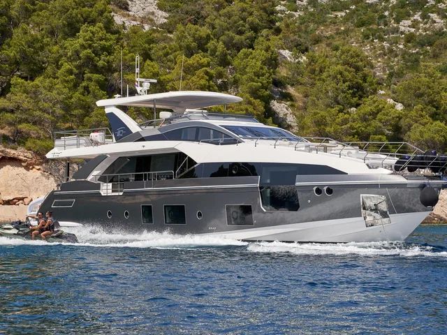 Azimut Grande 27 METRI — Azimut