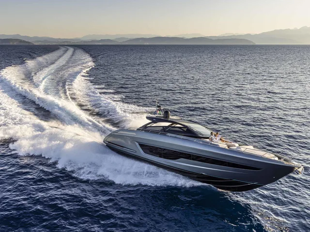Boat 9872000 — Riva