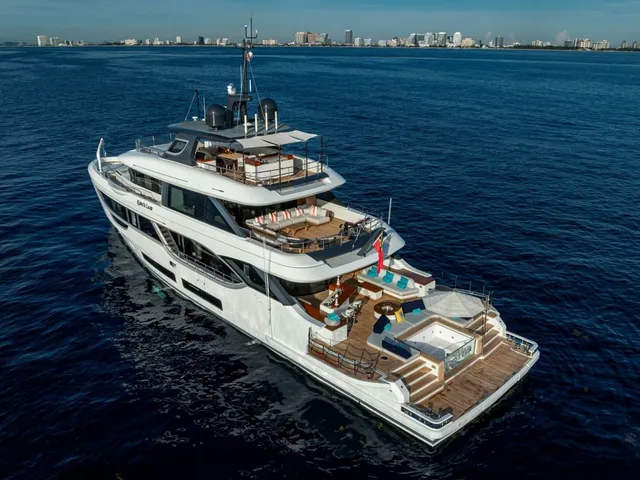 KING'S LAIR — Benetti