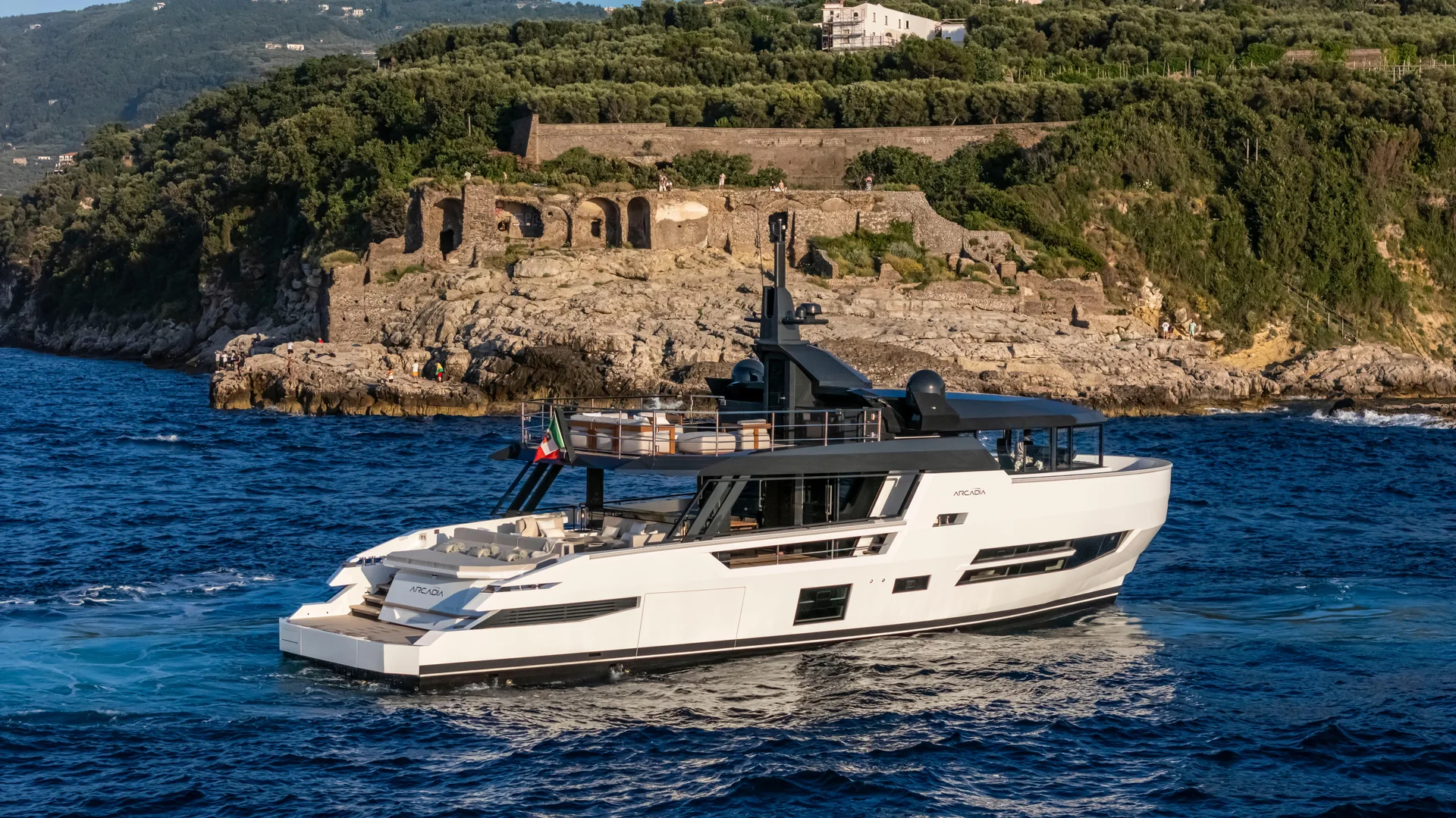 ARCADIA YACHTS SHERPA 80 XL - Image 1