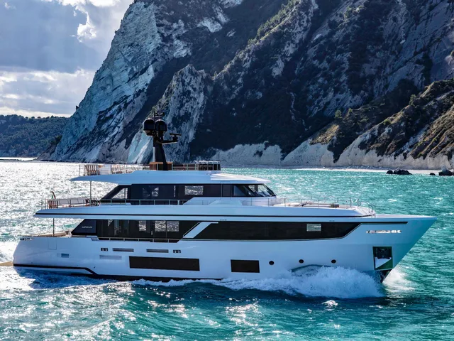 Only Navetta 30 for 2023 — Custom Line