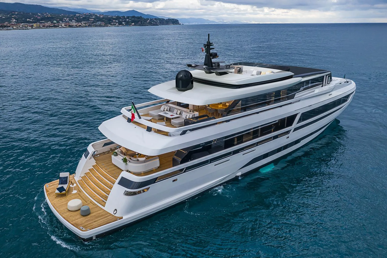 EXTRA YACHTS X130 TRIPLEX - Image 3