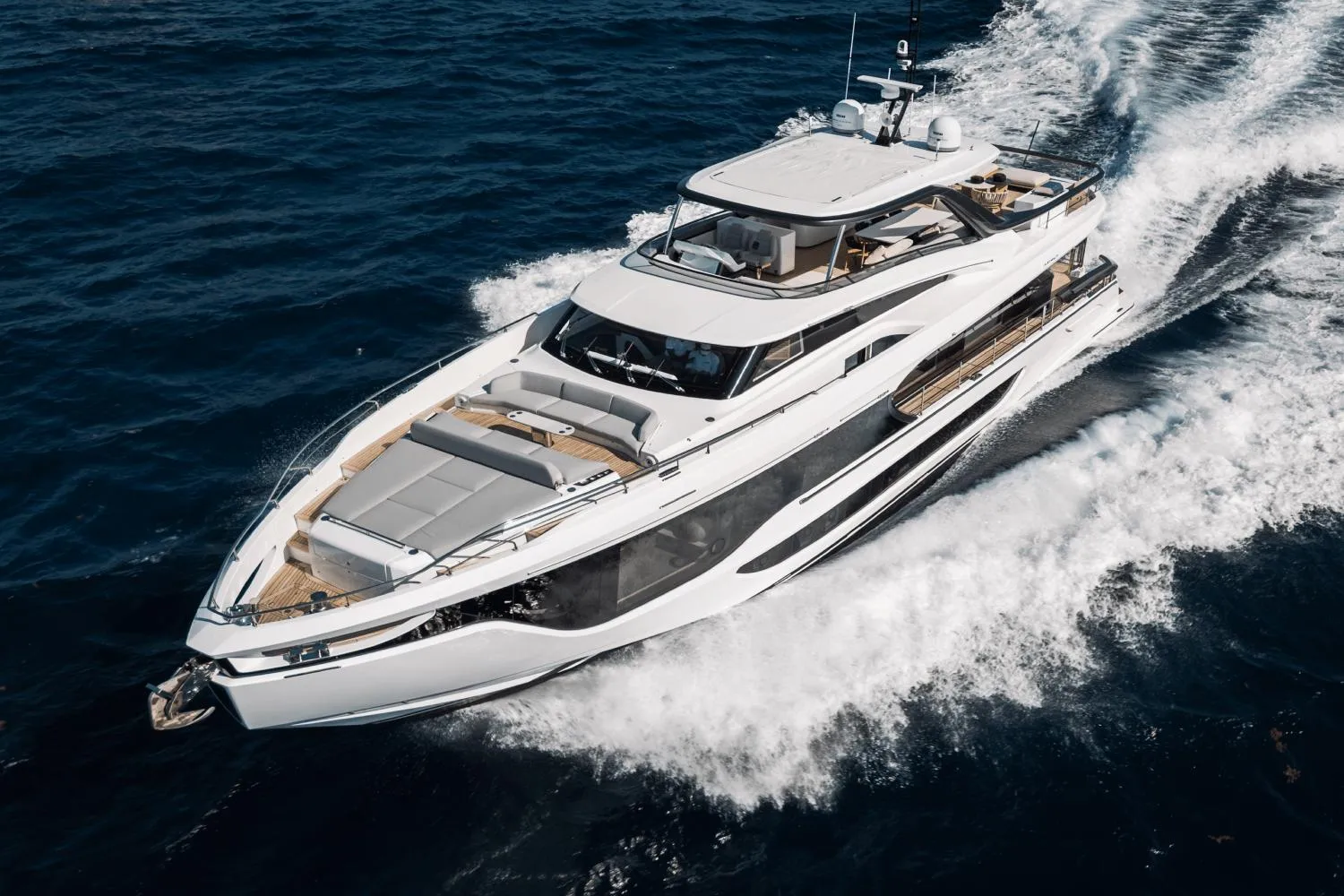 2025 AZIMUT GRANDE 26 METRI - Image 3
