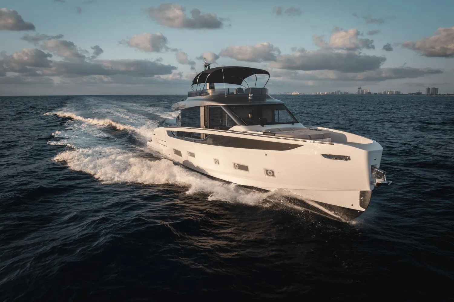 2025 AZIMUT SEADECK 7 - Image 3