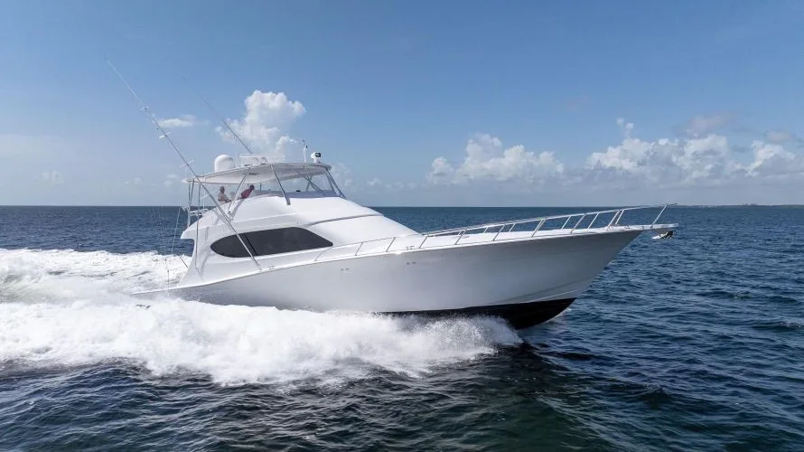2024 HATTERAS GT70 - Image 1