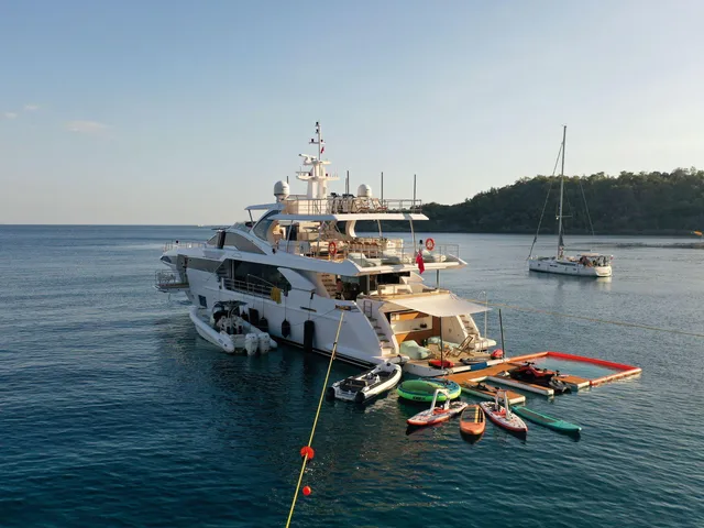 LOVE T — Azimut
