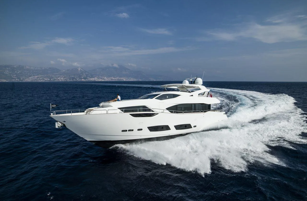 SUNSEEKER 95 YACHT - Image 1