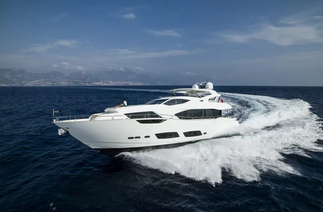 SUNSEEKER 95 YACHT