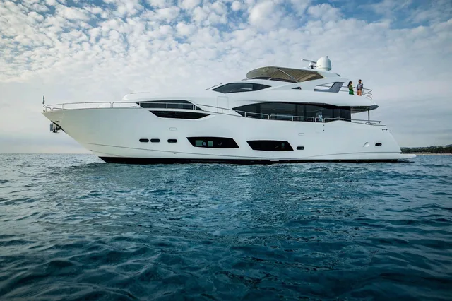 SUNSEEKER 95 YACHT