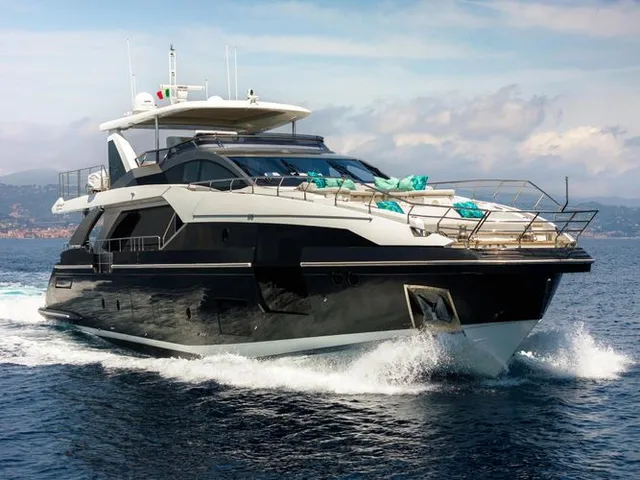 2019 Azimut Grande 27m — Azimut