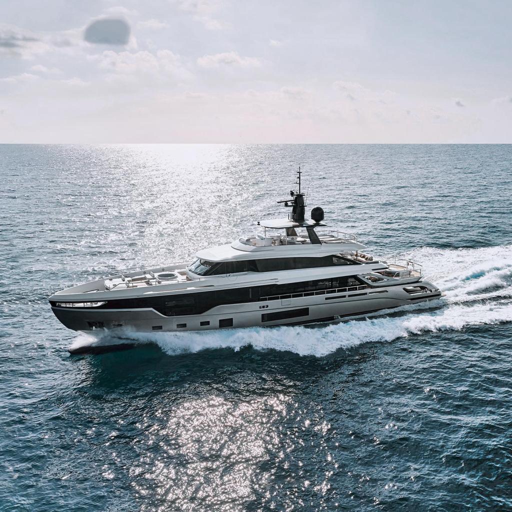 AZIMUT GRANDE TRIDECK - Image 1