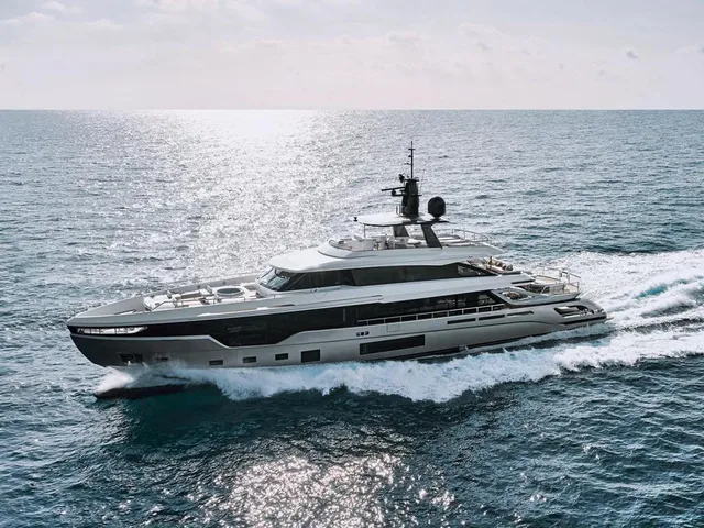 Azimut yacht