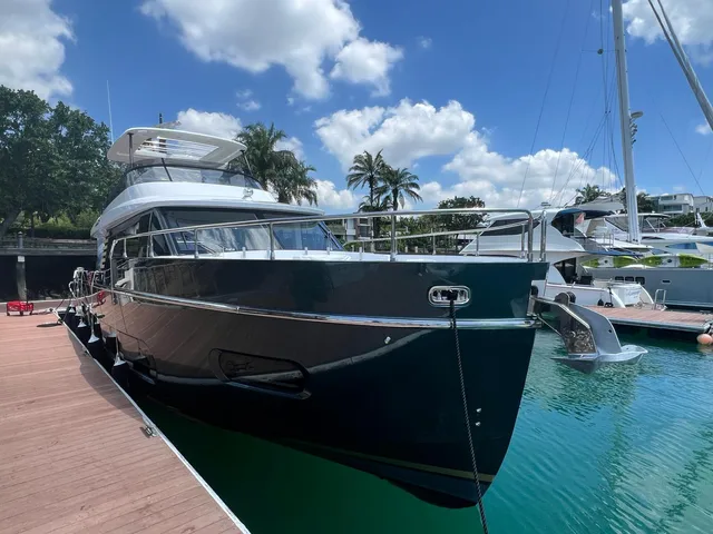 AZIMUT MAGELLANO 60