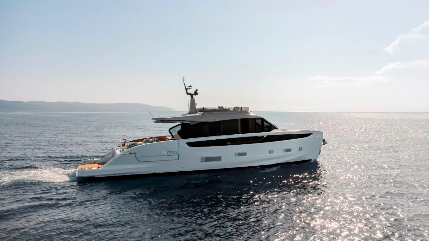 AZIMUT SEADECK 7 - Image 1