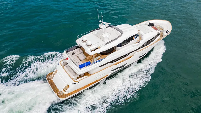 CUSTOM LINE NAVETTA 28