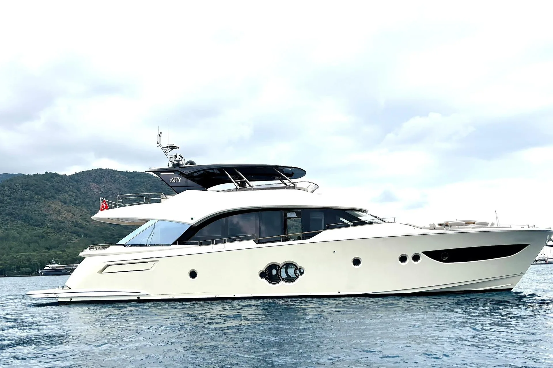 MONTE CARLO YACHTS MCY 80 - Image 1