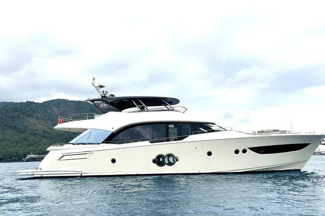 MONTE CARLO YACHTS MCY 80