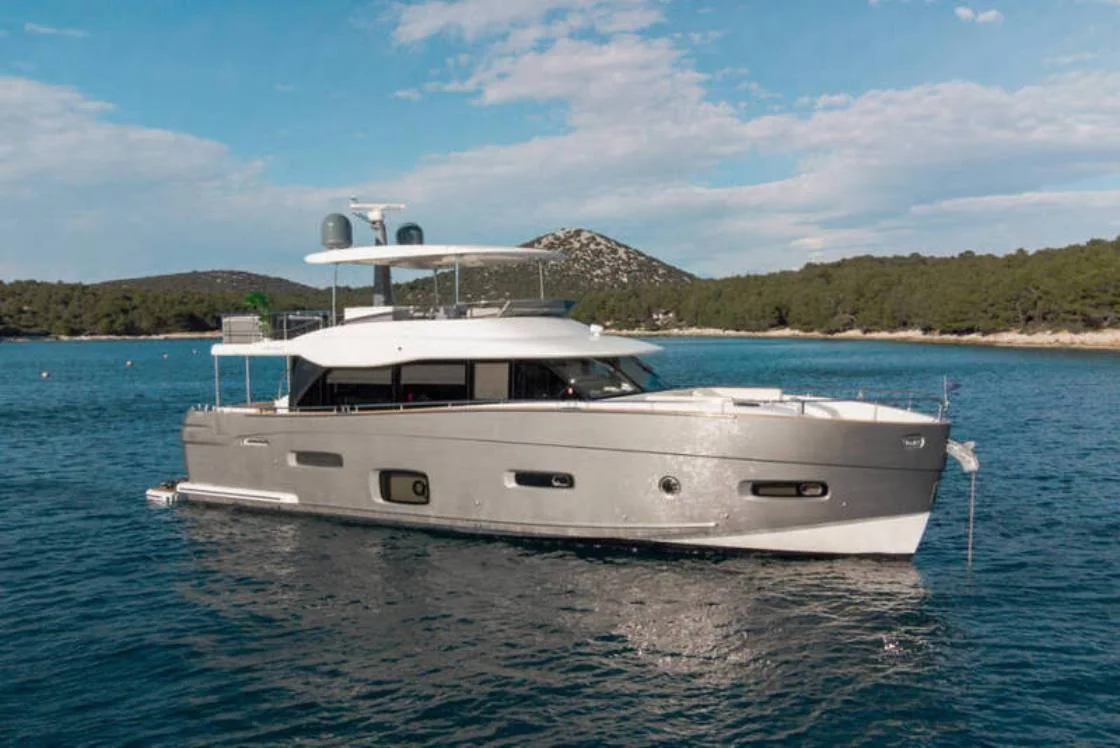 AZIMUT MAGELLANO 66 - Image 1