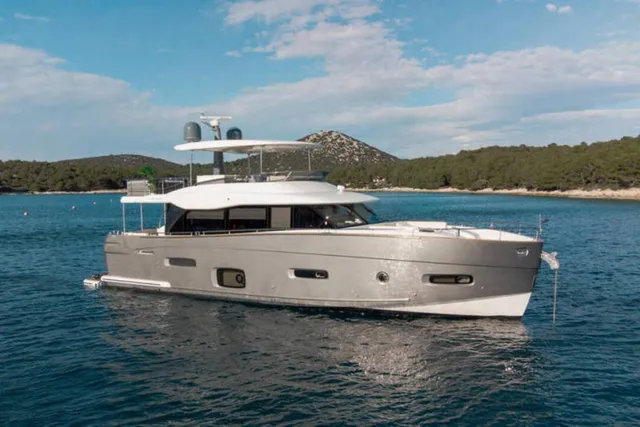 AZIMUT MAGELLANO 66