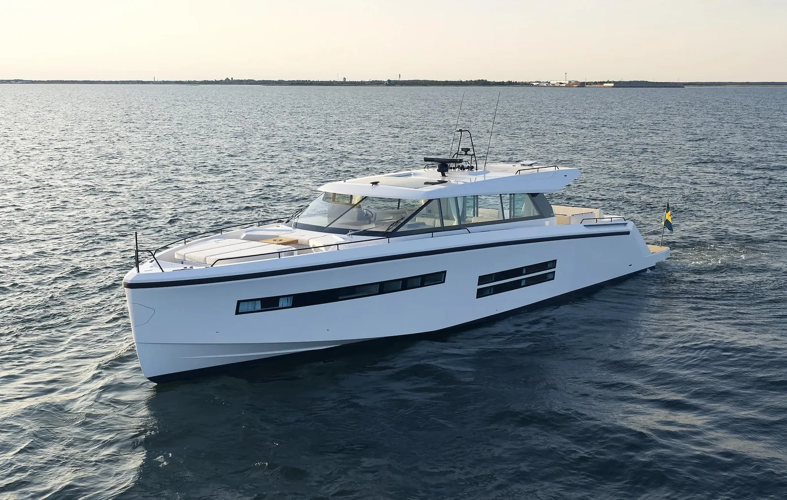 DELTA POWERBOATS 72 - Image 1