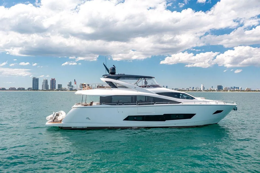 SUNSEEKER 86 YACHT - Image 1