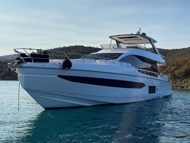 MA BELLE — Azimut