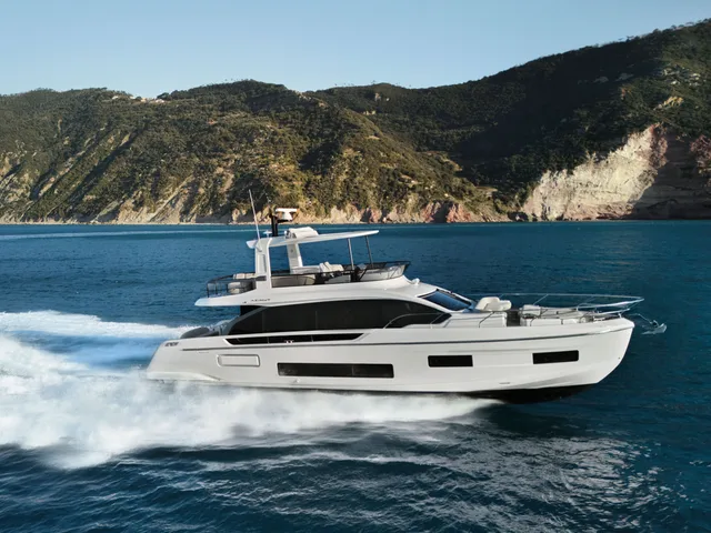 2026 Azimut 62 FLY — Azimut