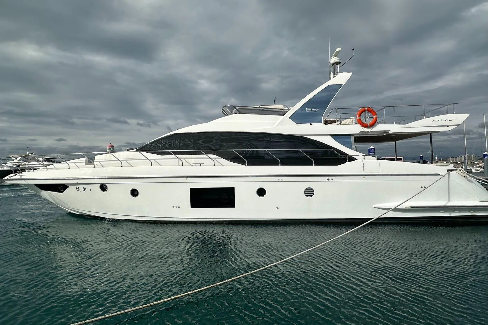 AZIMUT 66 - Image 1
