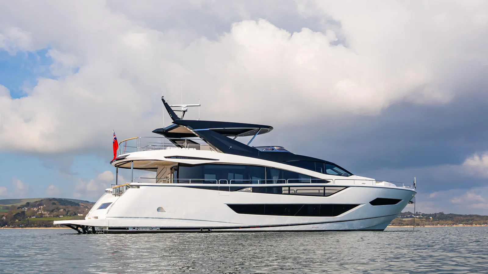 SUNSEEKER 88 YACHT - Image 1