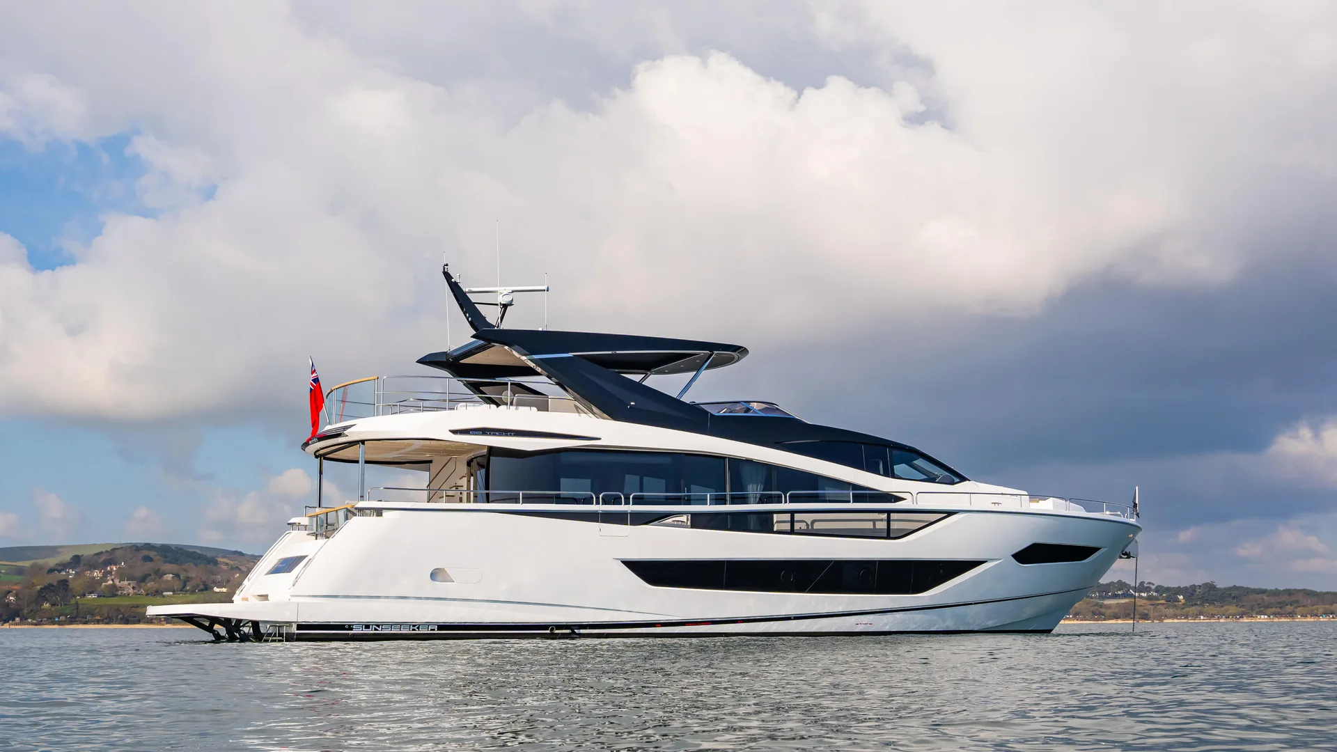 SUNSEEKER 88 YACHT - Image 1