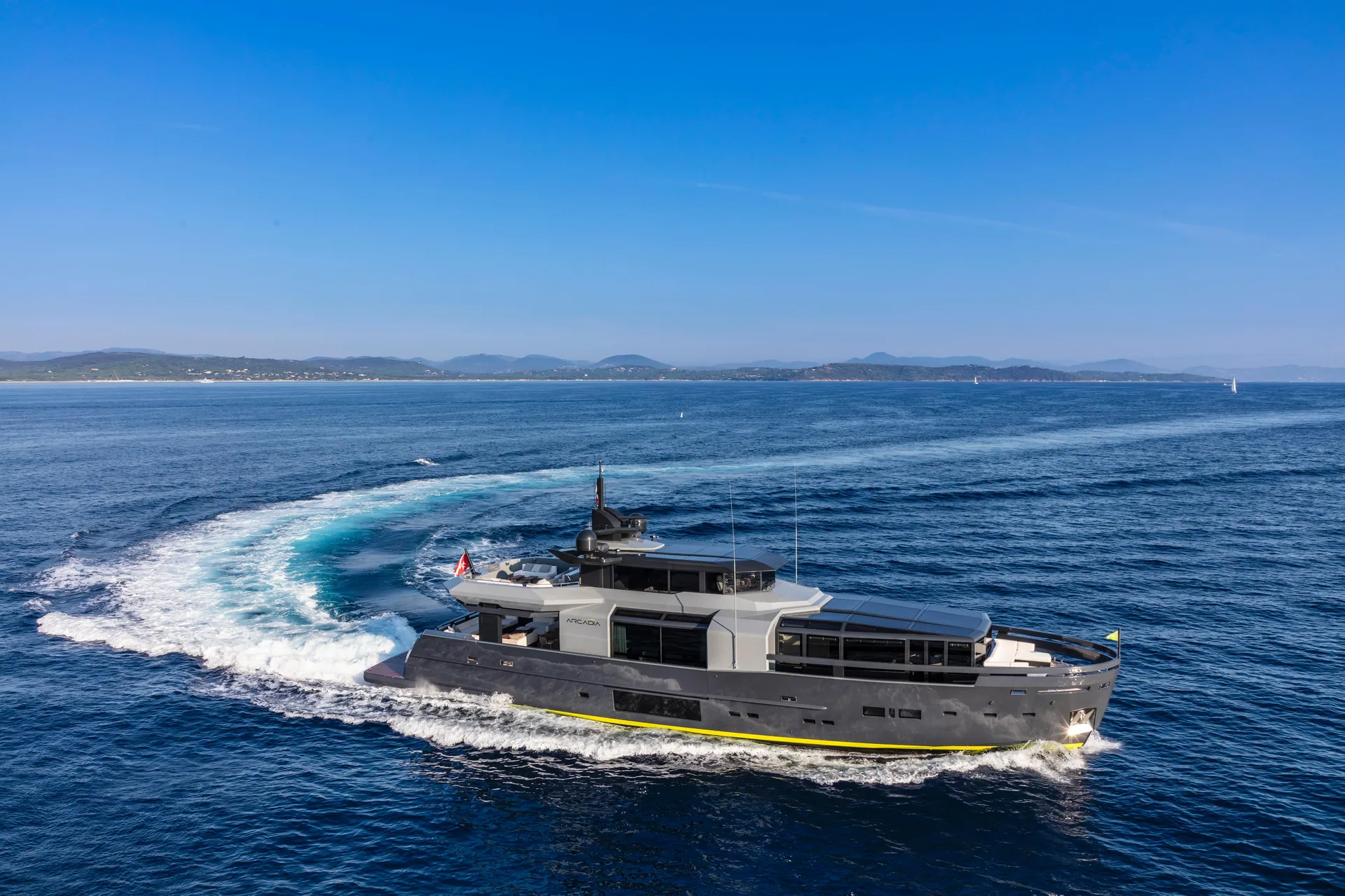 ARCADIA YACHTS A105 - Image 3