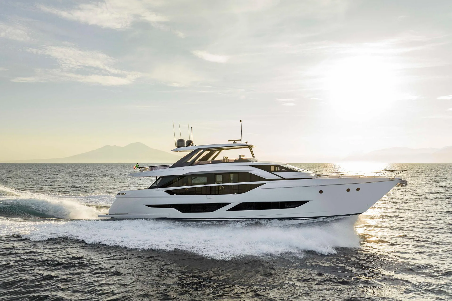 FERRETTI YACHTS 860 - Image 1