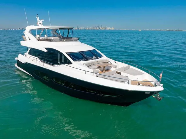 2020 SUNSEEKER 76 YACHT