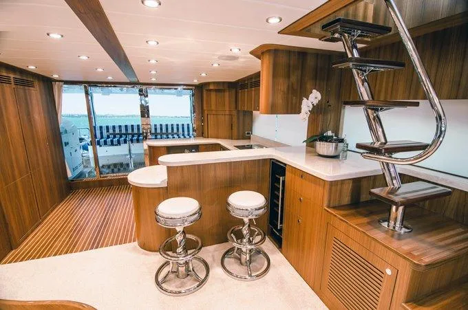 JOHNSON 80' SKYLOUNGE - Image 3