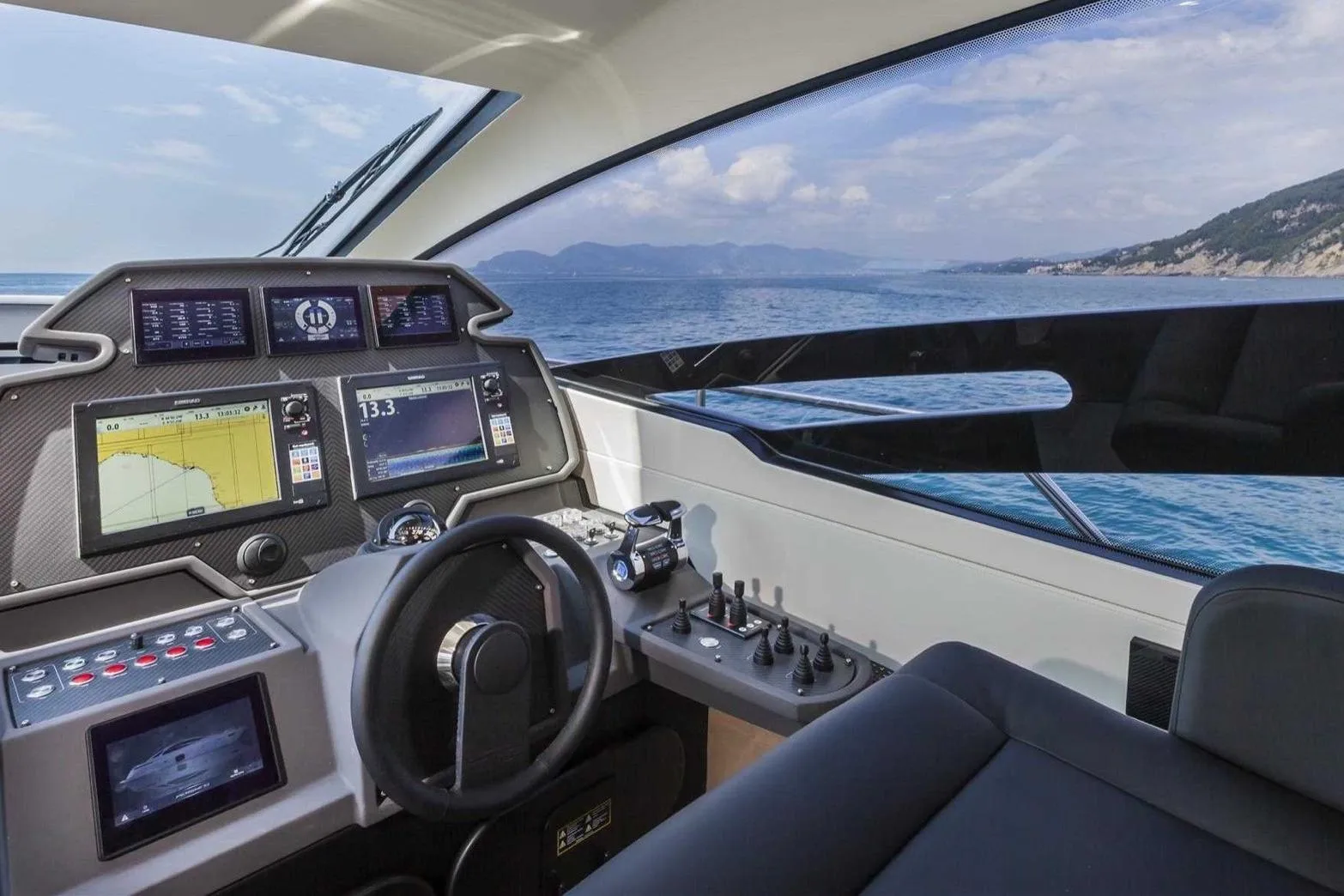 PERSHING 70 - Image 3