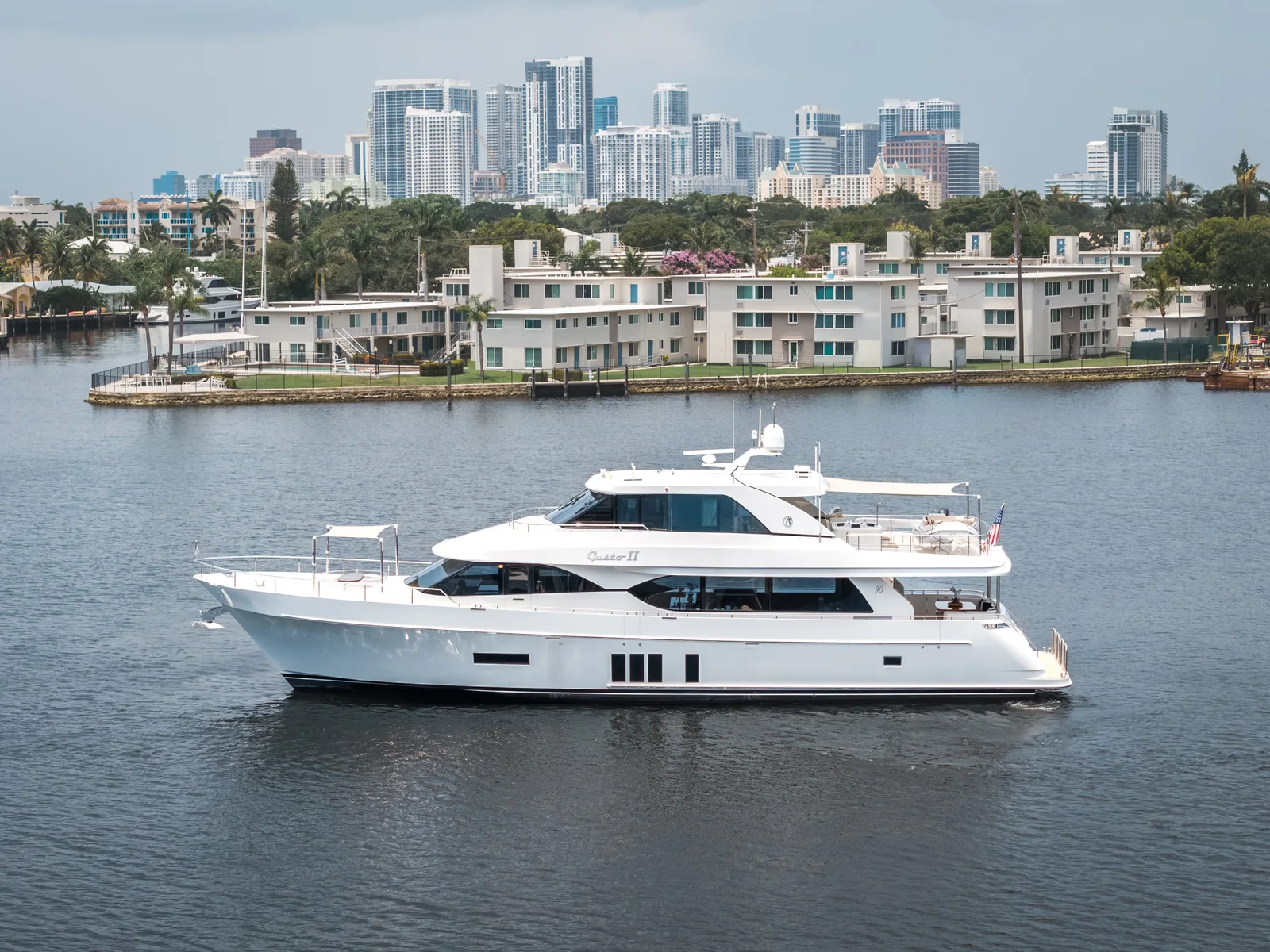 2016 OCEAN ALEXANDER 90 SKY LOUNGE - Image 1