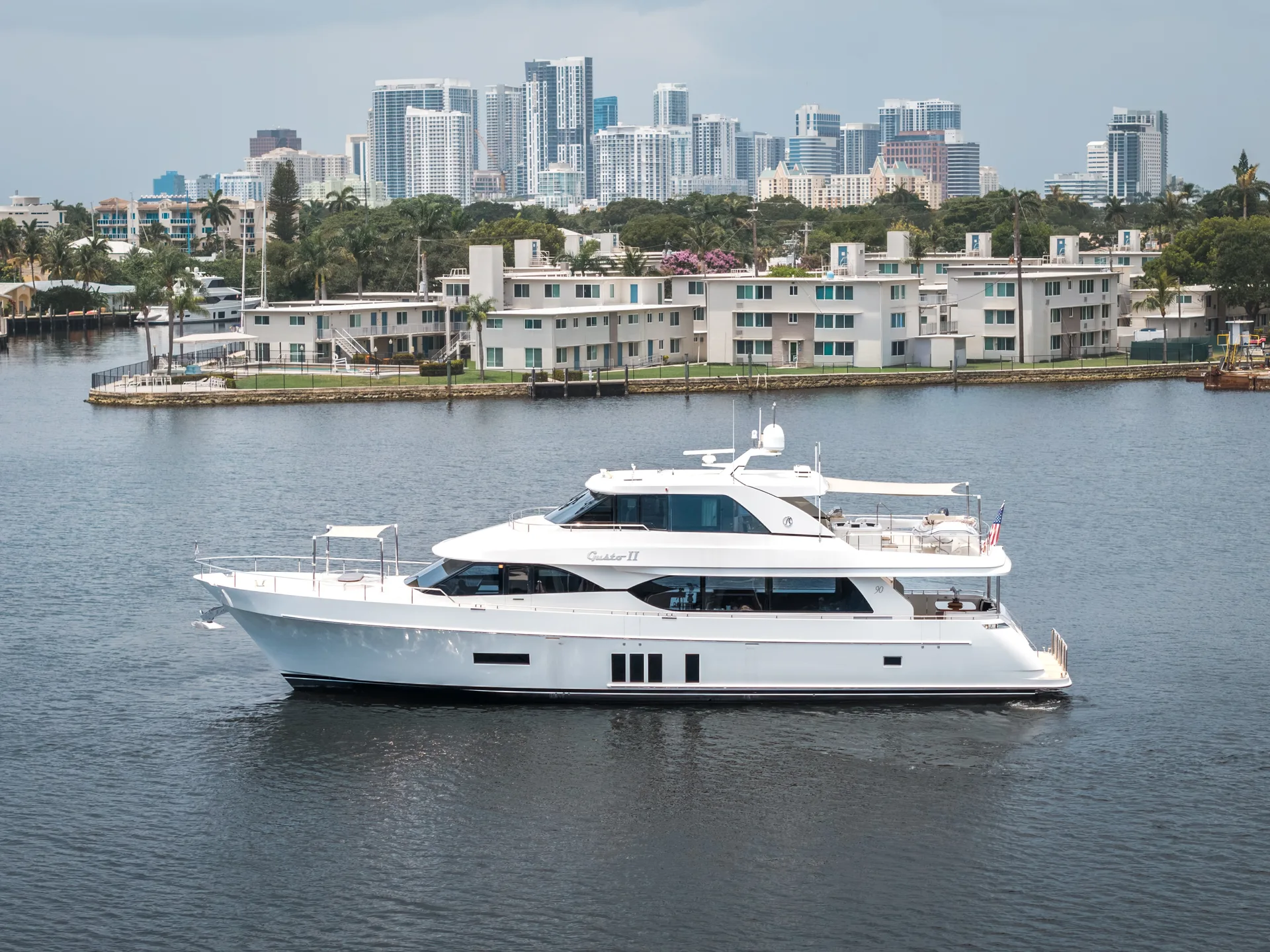 2016 OCEAN ALEXANDER 90 SKY LOUNGE - Image 1