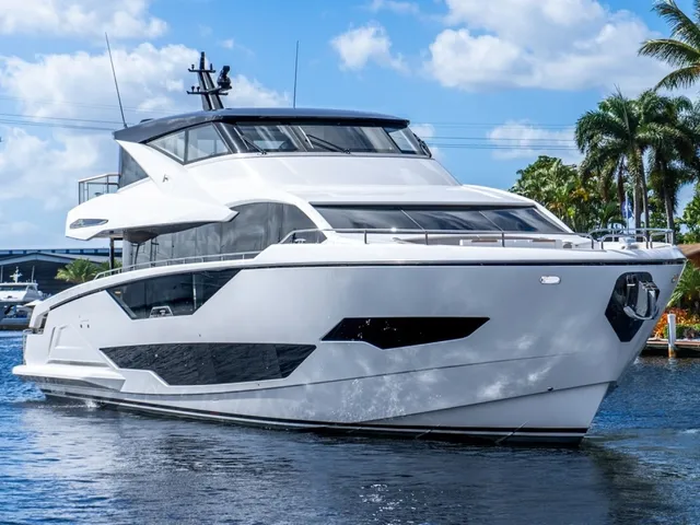 2025 Sunseeker 90 Ocean Enclosed — Sunseeker