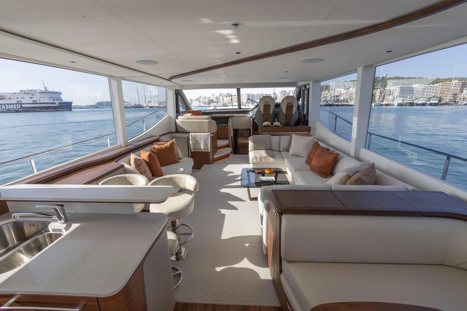 YACHTQUARTERS Y72 - Image 3