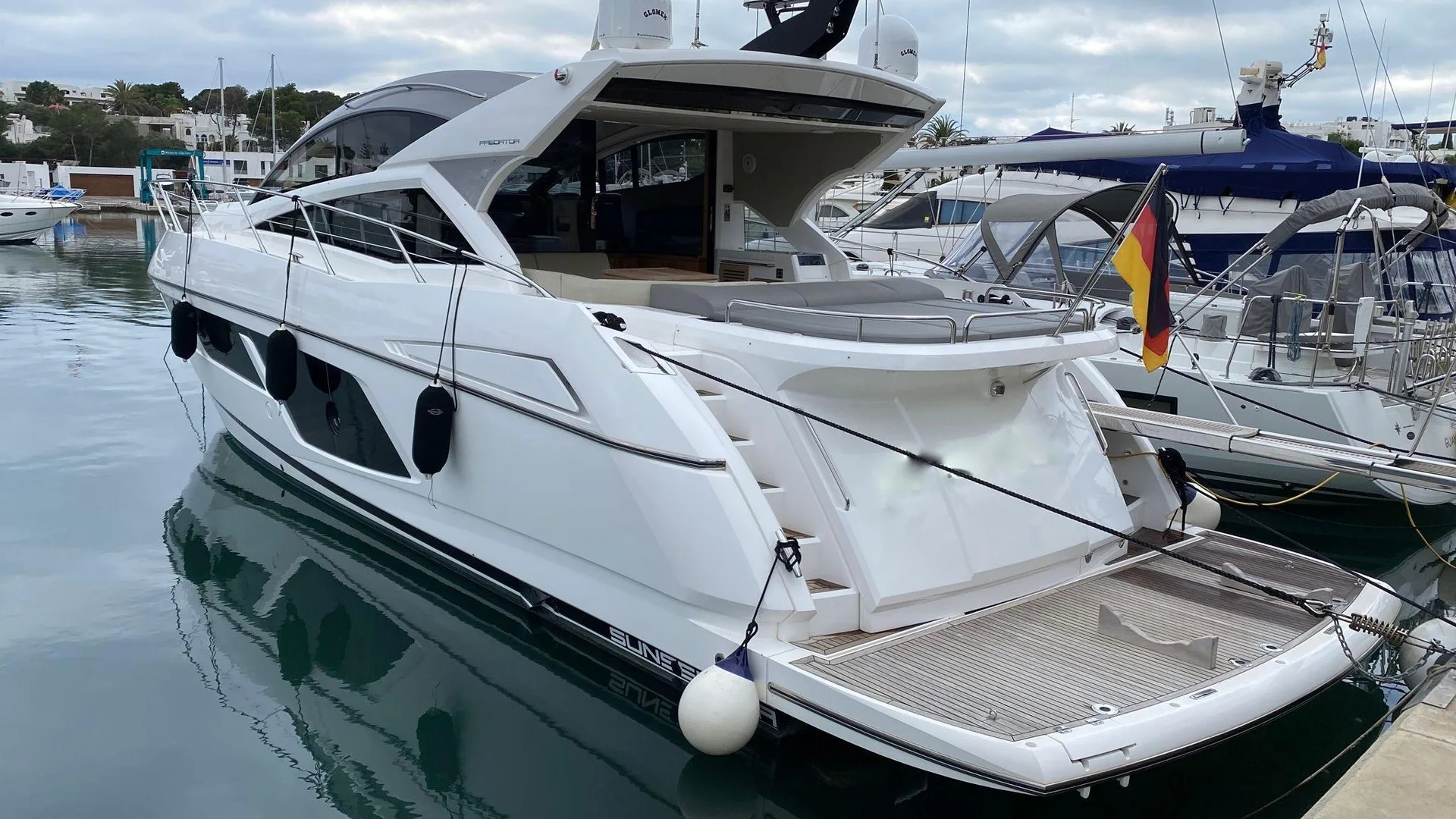 SUNSEEKER PREDATOR 57 - Image 1